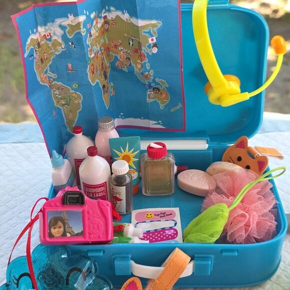 Our Generation Travel Playset and Toiletries - Picture 12 of 17